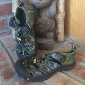 Camo Keen waterproof shoe